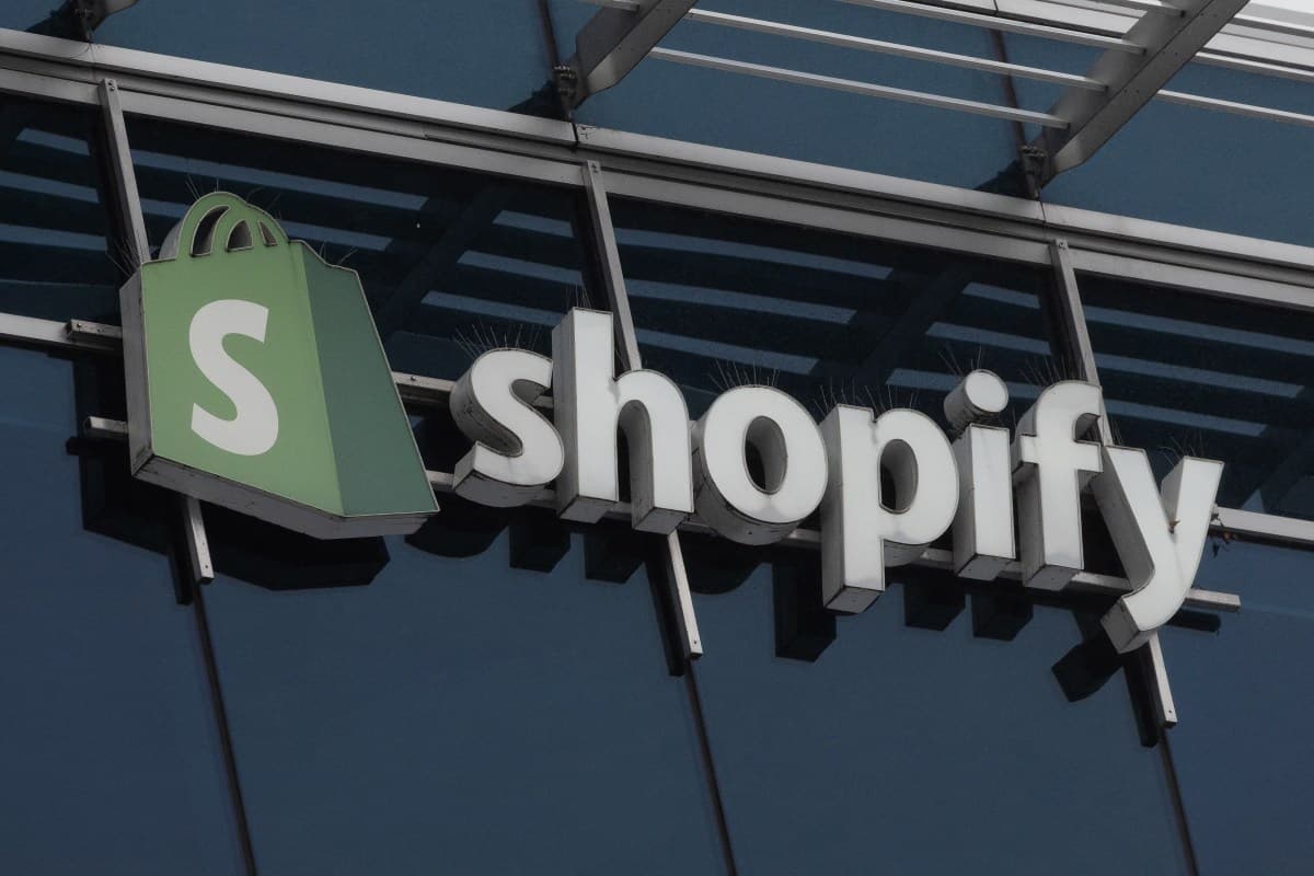 ShopifyがAIエージェントに決済導線を開放──WebMCP checkoutがECの競争軸を変える